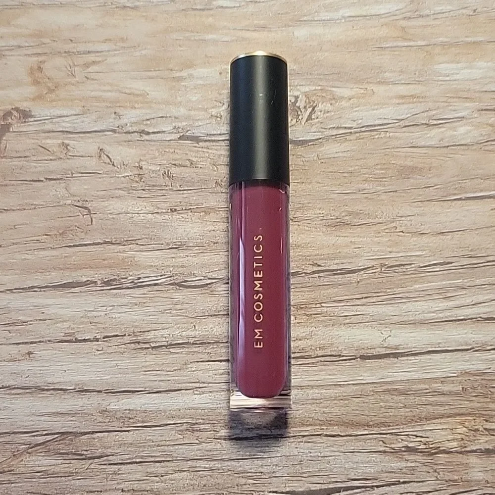 Em Cosmetics Infinite Lip Cloud in Hush Berry